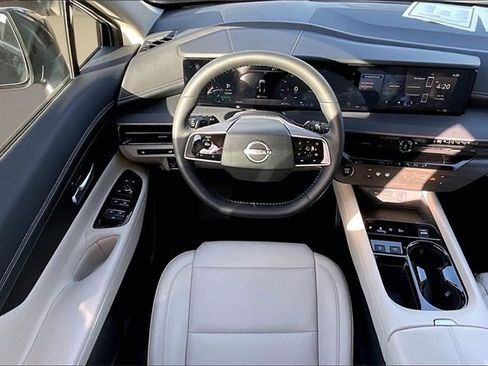 Certified 2025 Nissan Murano SV image 5