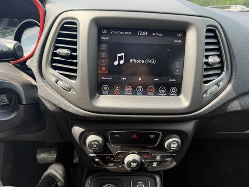 Used 2019 Jeep Compass Trailhawk AWD/4WD image 31