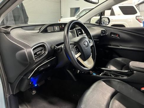 Used 2017 Toyota Prius Four w/ Advanced Technology Package FWD image 20