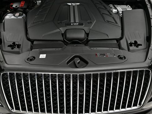 Certified 2025 Bentley Bentayga Extended Wheelbase image 34