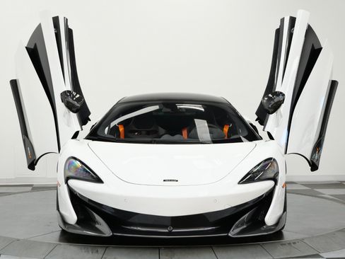 Used 2019 McLaren 600LT RWD image 43