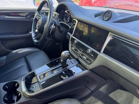Used 2023 Porsche Macan Turbo AWD/4WD image 30
