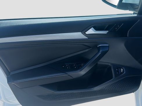 Certified 2023 Volkswagen Jetta SE FWD image 16
