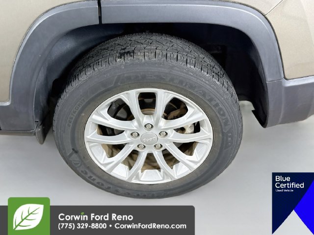 Used 2020 Jeep Cherokee Latitude FWD image 32
