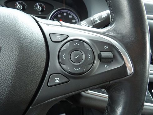 Used 2019 Buick Enclave Essence AWD/4WD image 17