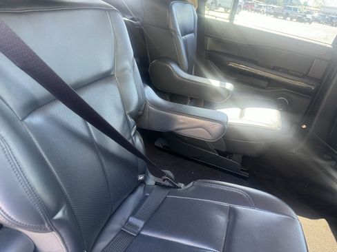 Used 2023 Ford Expedition XLT image 15