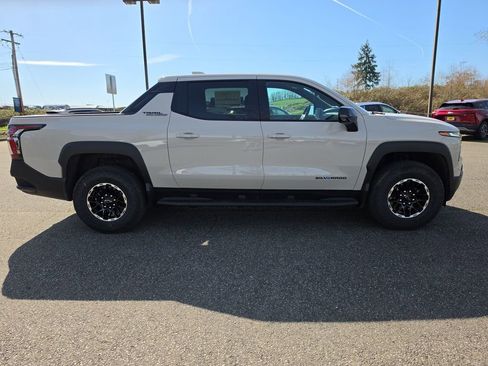 New 2026 Chevrolet Silverado EV Trail Boss w/ Premium Package AWD/4WD image 7