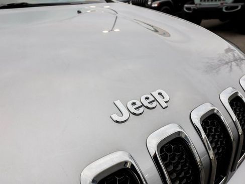 Used 2015 Jeep Cherokee Limited w/ Luxury Group image 19