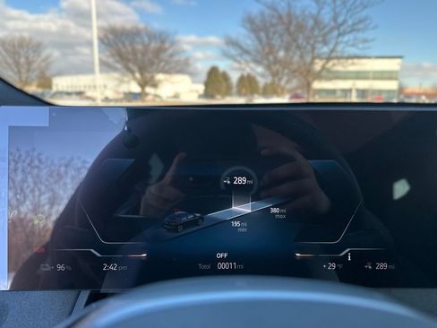 New 2026 BMW iX xDrive60 w/ M Sport Package image 31