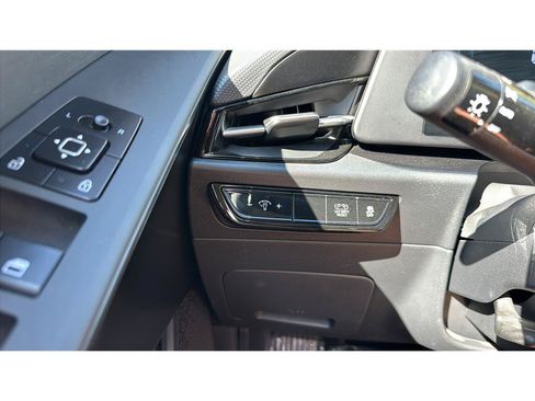 Used 2025 Kia Niro LX FWD image 32