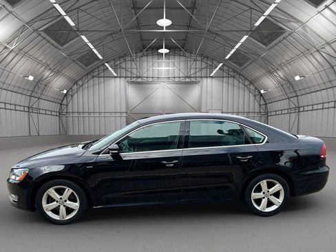 Used 2015 Volkswagen Passat 1.8T Limited Edition image 4