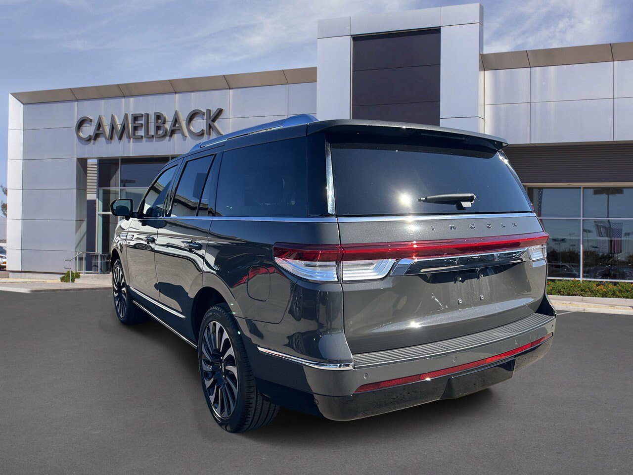 Used 2024 Lincoln Navigator Black Label AWD/4WD image 6