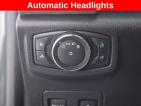 Used 2018 Ford F150 Lariat w/ Equipment Group 502A Luxury AWD/4WD image 20