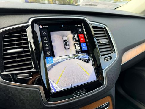 Certified 2025 Volvo XC90 B6 Ultra image 24