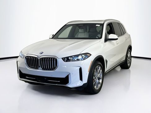 Used 2024 BMW X5 xDrive40i w/ Premium Package image 1