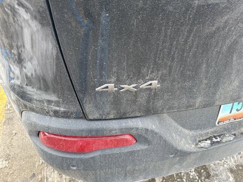 Used 2016 Jeep Cherokee 75th Anniversary image 27