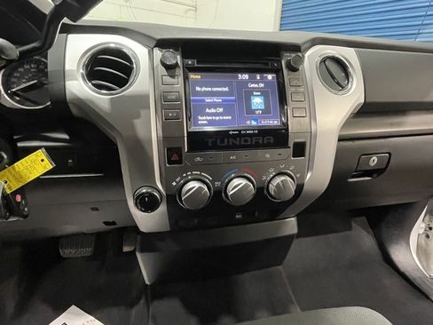 Used 2014 Toyota Tundra SR image 11