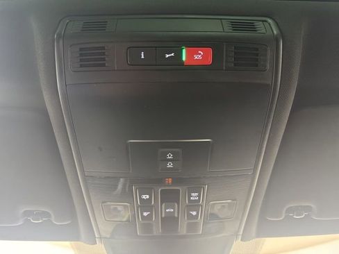 Certified 2023 Volkswagen Tiguan SE R-Line image 14