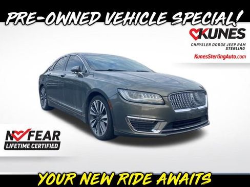 Used 2017 Lincoln MKZ Reserve image 1