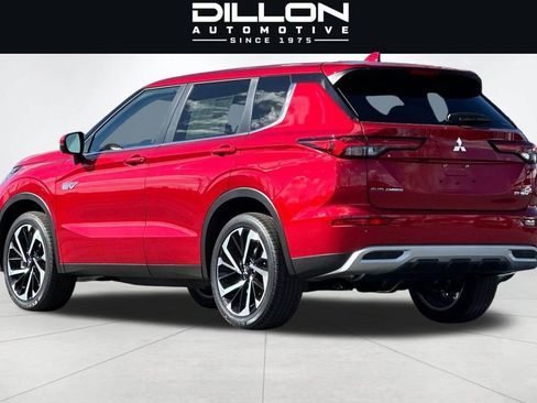 Used 2025 Mitsubishi Outlander 4WD Plug-In Hybrid image 6
