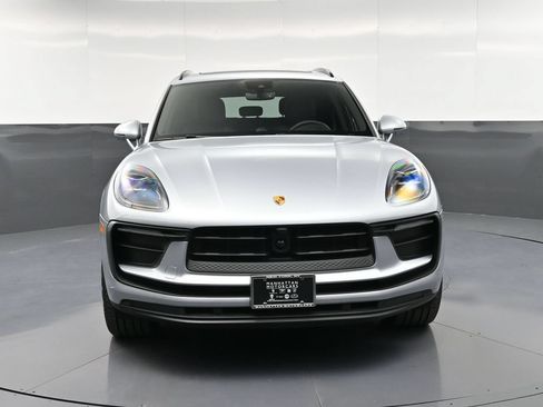 Certified 2026 Porsche Macan AWD/4WD image 11