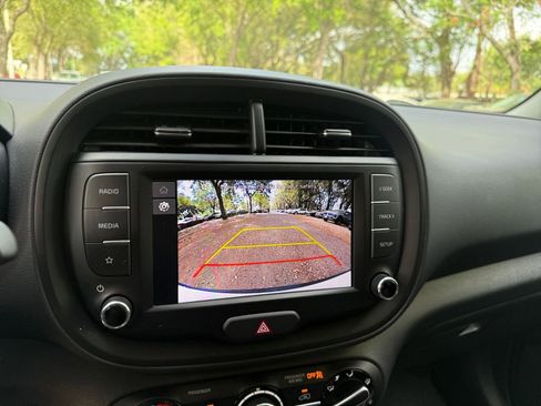 Used 2025 Kia Soul LX w/ LX Technology Package image 21