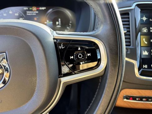 Used 2021 Volvo XC90 T8 Inscription Expression w/ Climate Package image 18