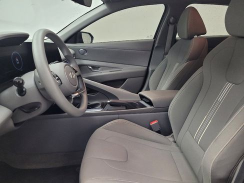 Used 2024 Hyundai Elantra SEL image 17