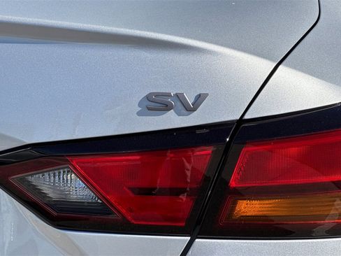 Used 2024 Nissan Altima 2.5 SV image 31