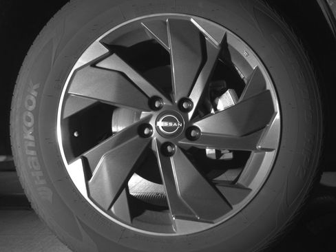 Used 2025 Nissan Rogue SV image 13