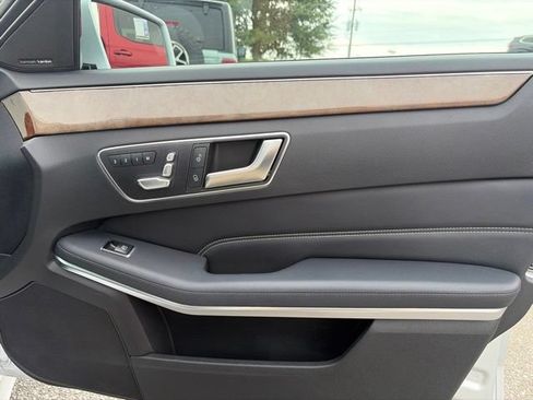 Used 2016 Mercedes-Benz E 350 Sedan image 14