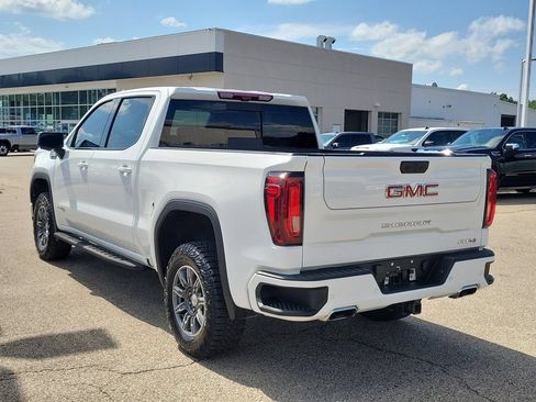 Used 2024 GMC Sierra 1500 AT4 w/ Technology Package AWD/4WD image 3