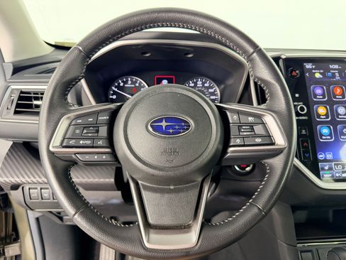 Used 2025 Subaru Ascent Premium AWD/4WD image 11
