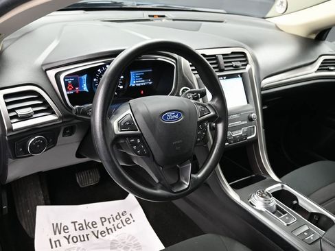 Used 2019 Ford Fusion SE image 17