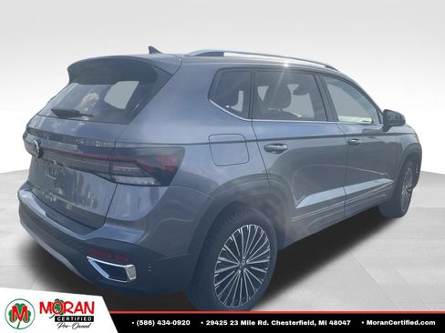 Used 2025 Volkswagen Taos SE FWD image 5