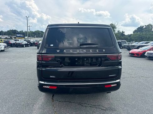 Used 2024 Jeep Wagoneer L Series III w/ Premium Group I AWD/4WD image 4