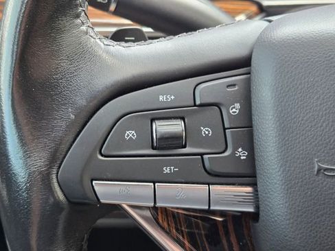 Used 2022 Cadillac Escalade ESV Luxury image 25