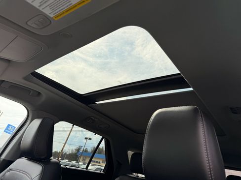 Used 2023 Ford Explorer Limited w/ Limited Technology Package image 15