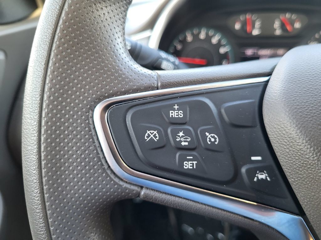 Used 2025 Chevrolet Malibu LT FWD image 16