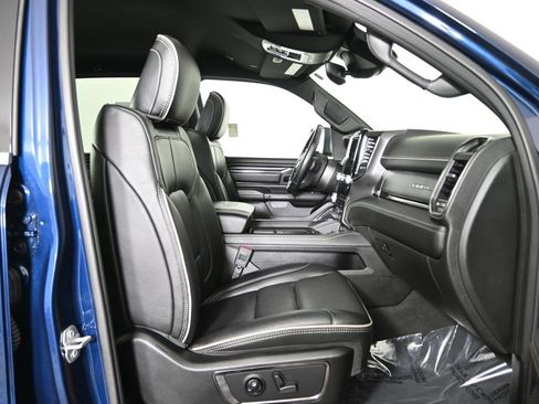 Used 2022 RAM 1500 Limited w/ Body Color Bumper Group AWD/4WD image 14
