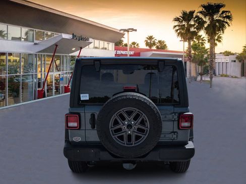 Used 2024 Jeep Wrangler Sport AWD/4WD image 4