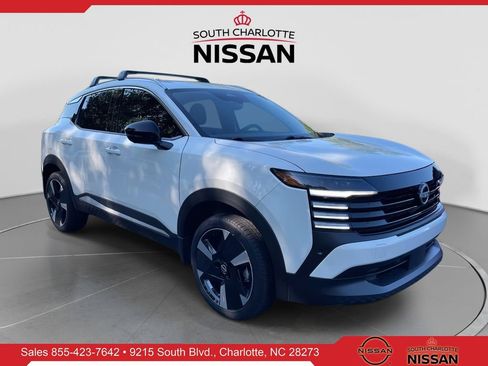Used 2026 Nissan Kicks SR w/ Cold Weather Package AWD/4WD image 1