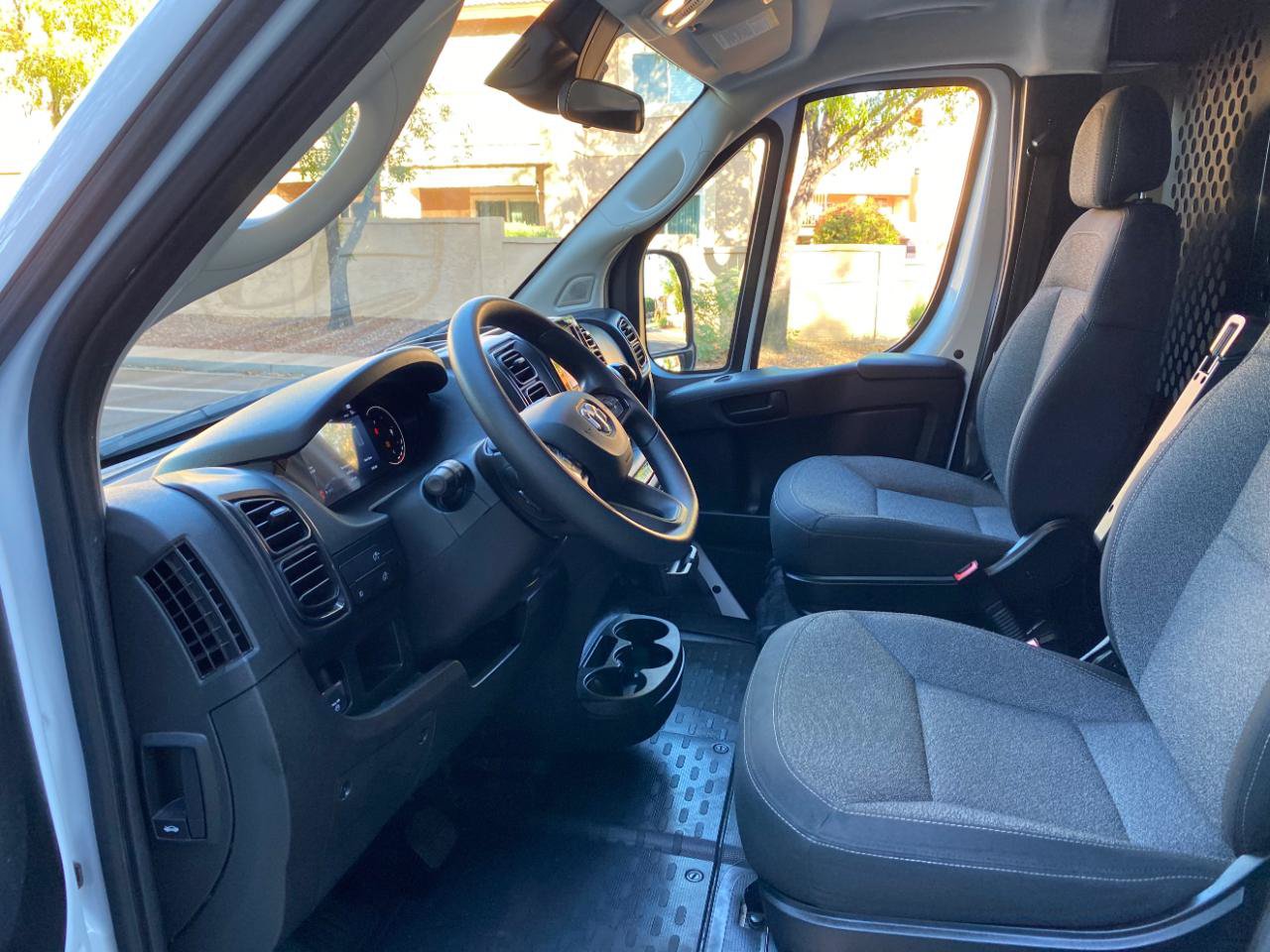 Used 2025 RAM ProMaster 2500 w/ U-Haul Equipment Group FWD image 31