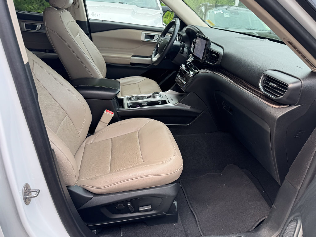 Used 2023 Ford Explorer Limited AWD/4WD image 29