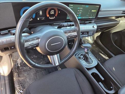 Used 2025 Hyundai Kona SEL image 10
