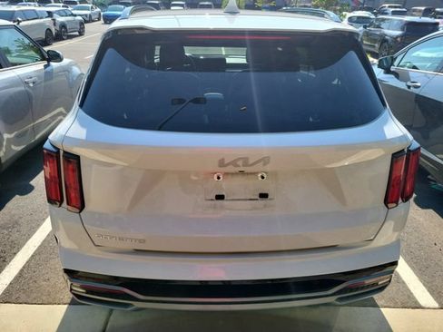 Certified 2023 Kia Sorento SX FWD image 5