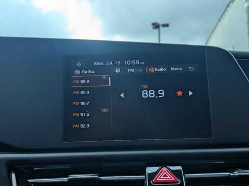Used 2025 Kia Niro LX FWD image 19
