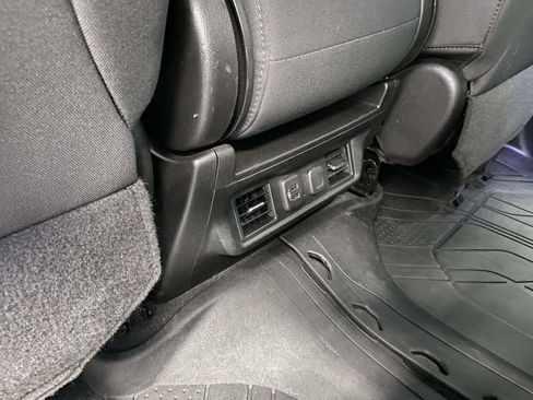 Used 2021 Chevrolet Silverado 1500 RST w/ Z71 Off-Road Package image 15