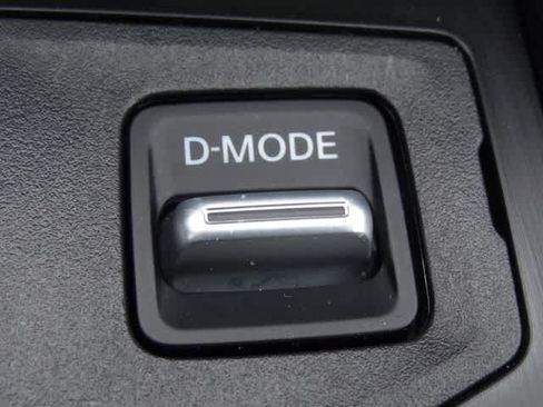 Used 2025 Nissan Kicks SV AWD/4WD image 26