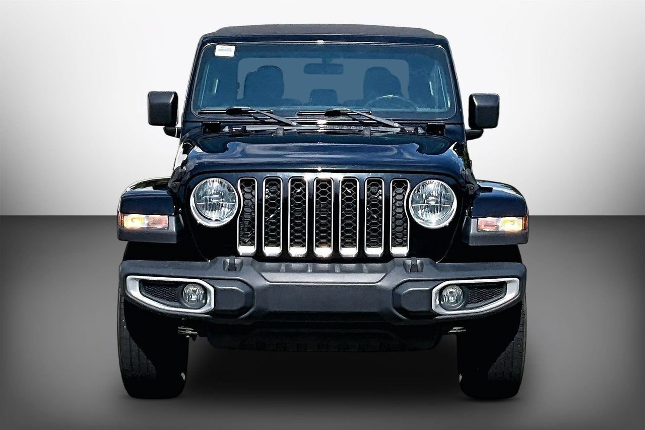 Certified 2020 Jeep Gladiator Overland w/ Trailer Tow Package AWD/4WD image 3